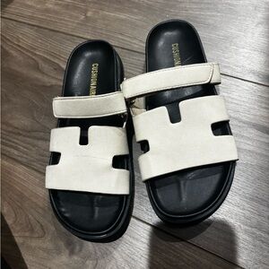 Women’s cushionaire sandals 6